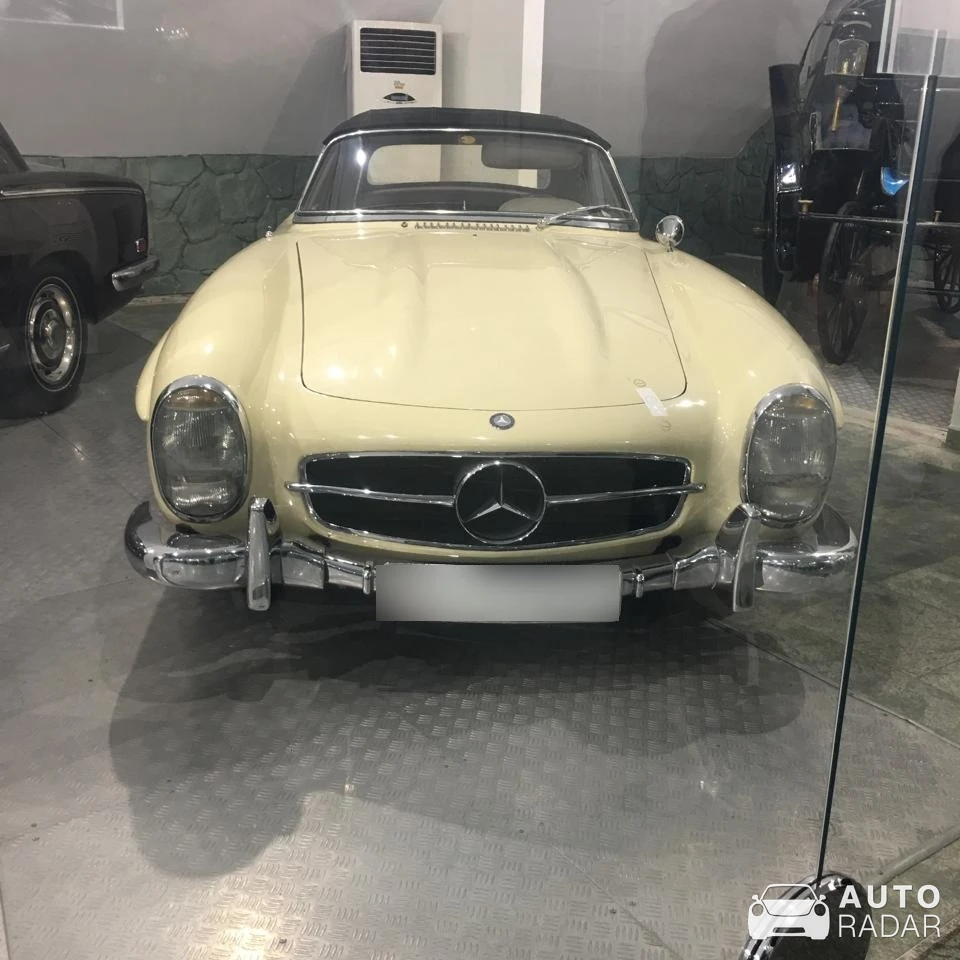 Mercedes-Benz 300SL Roadster spotted in Tehran Province, Iran