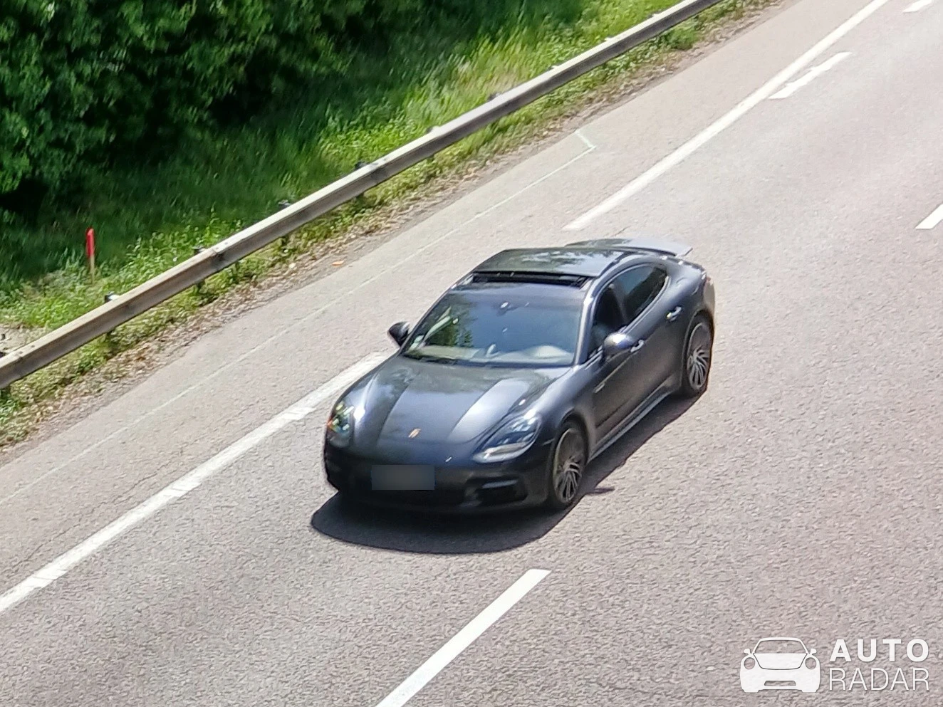 Porsche 970 Panamera 4S spotted in Dommartin-lès-Toul