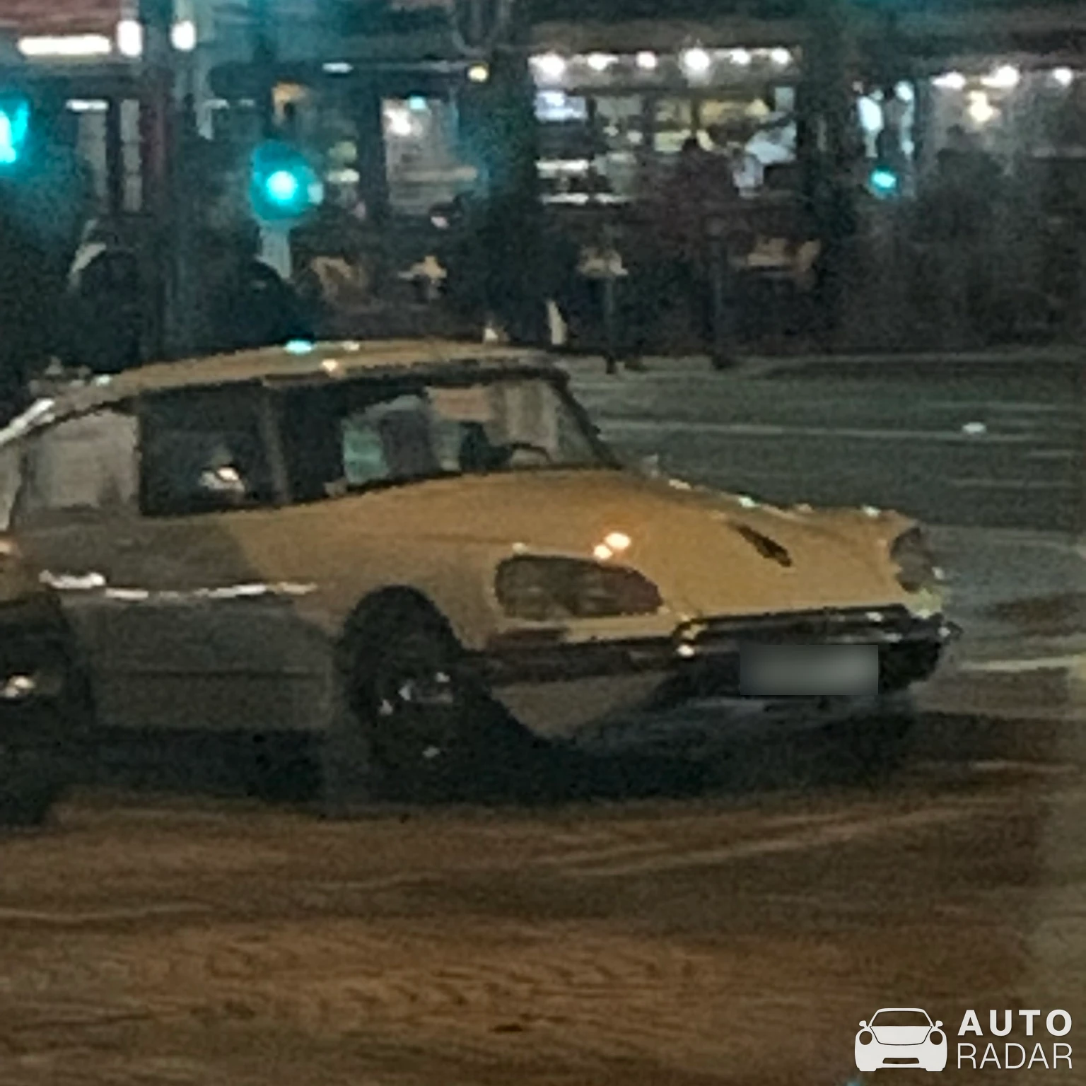 Citroën DS spotted in Colombes, France