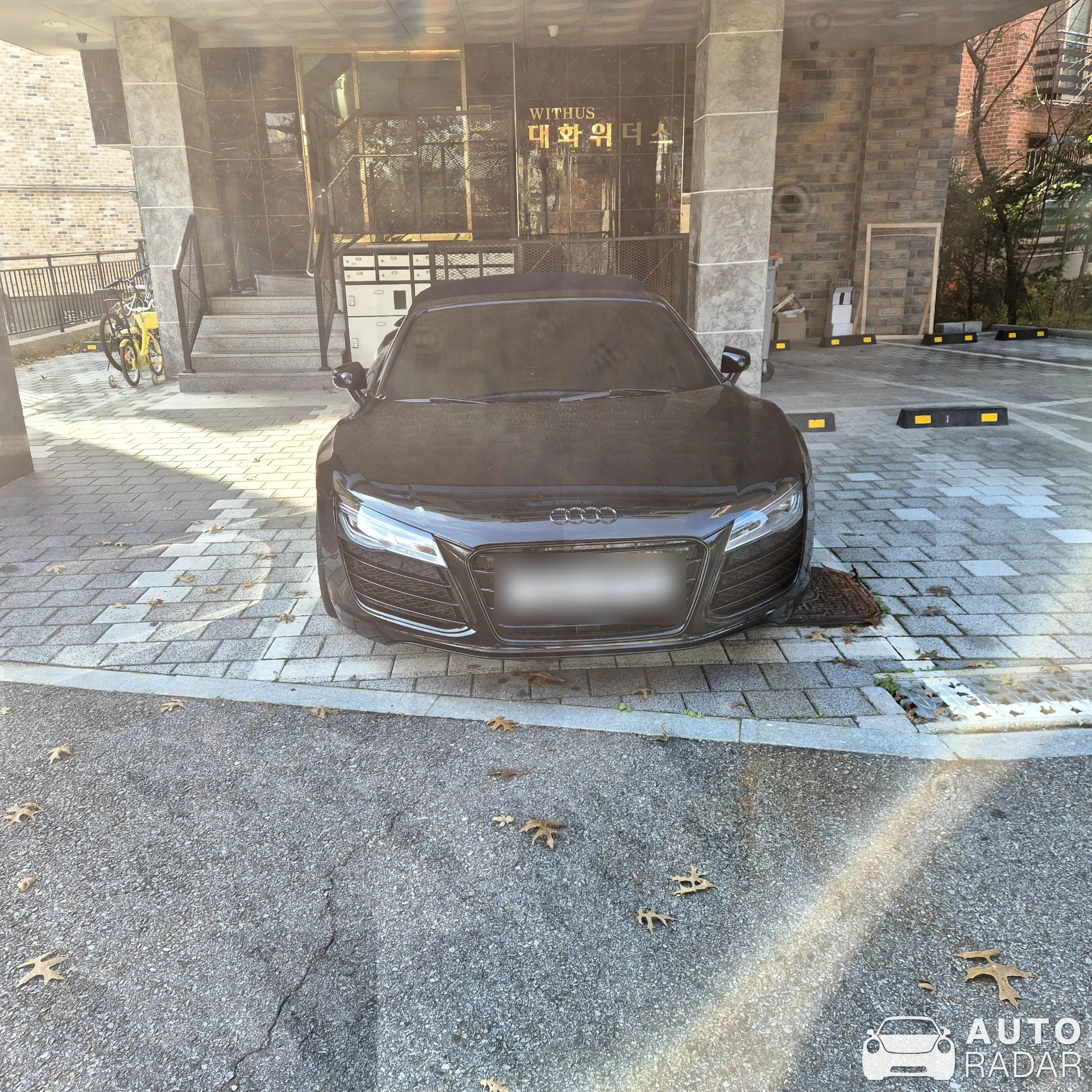 Audi R8 V10 Spyder spotted in 고양시, 대한민국