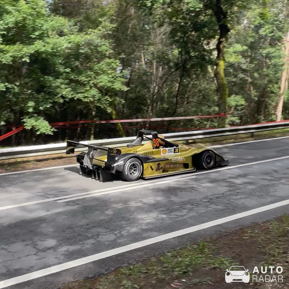 Radical SR3-SL spotted in Caldelas