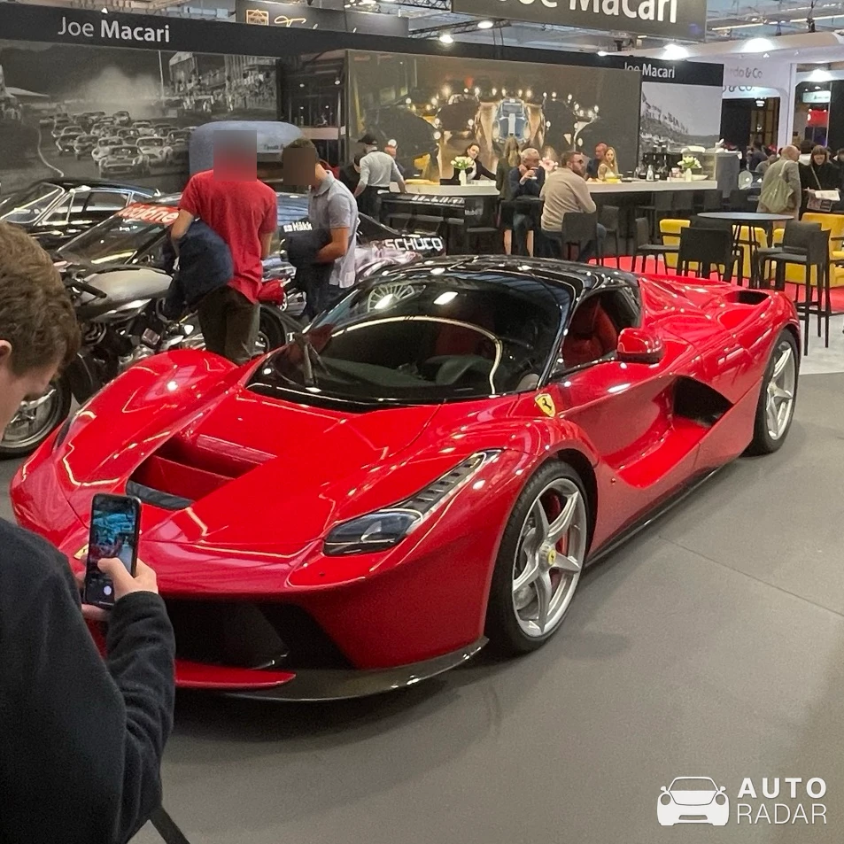 Ferrari LaFerrari spotted in Paris, France