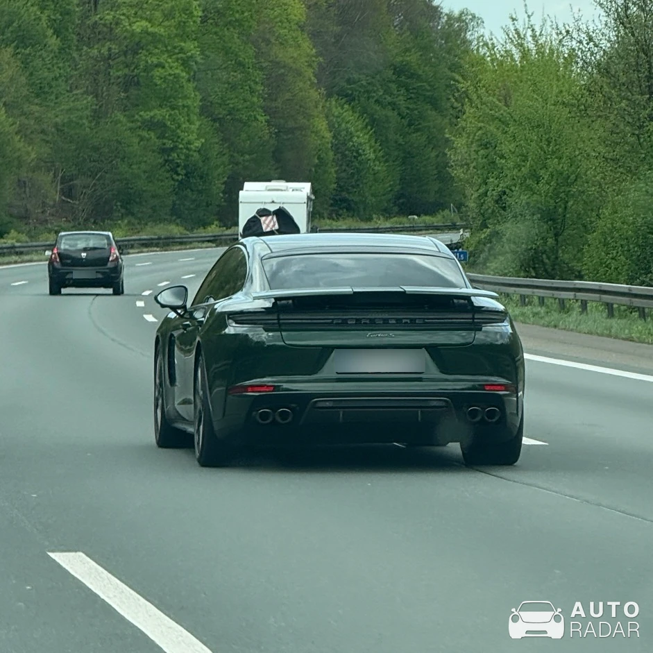 Porsche 972 Panamera Turbo S E-Hybrid Executive spotted in Lohmar