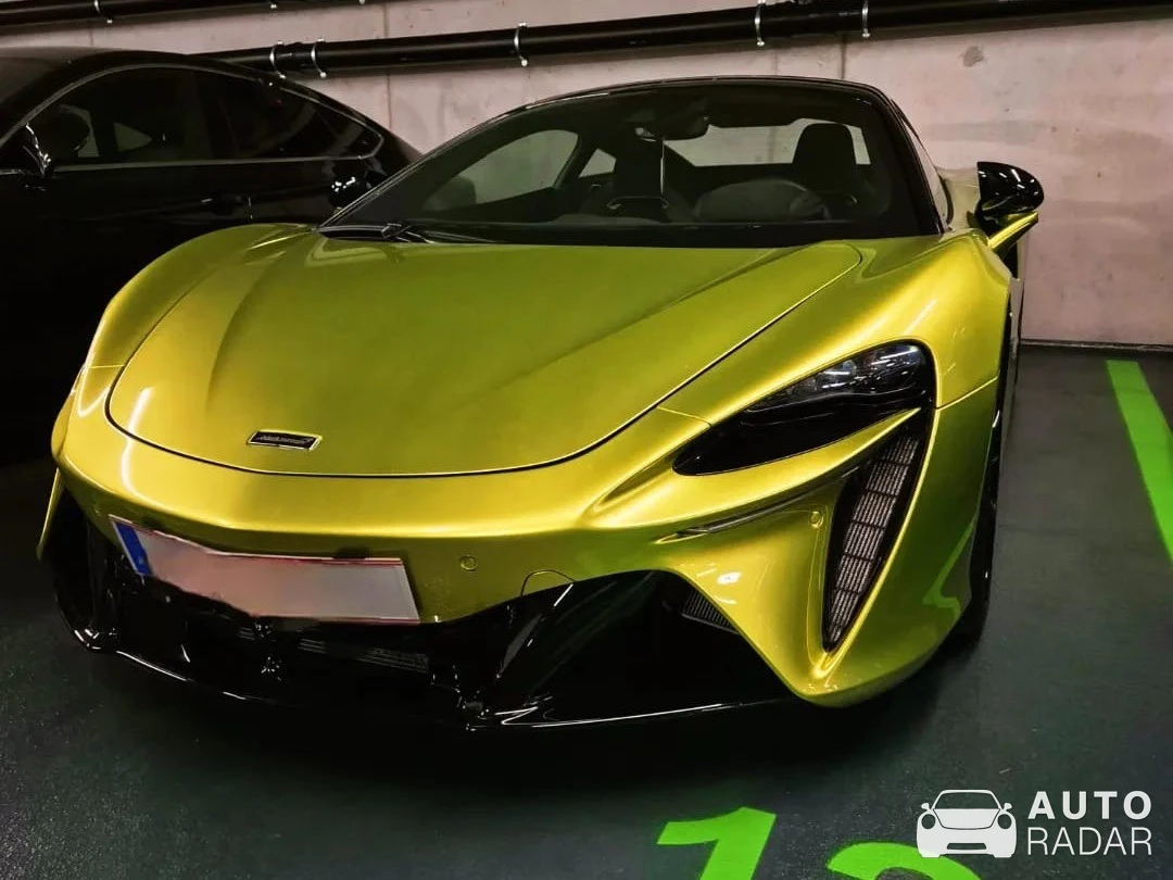 McLaren Artura spotted in Vomp, Österreich