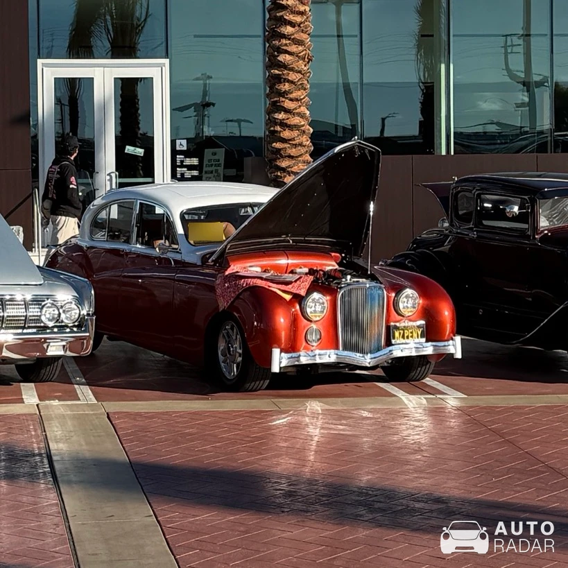 Jaguar Mark VII spotted in Los Angeles