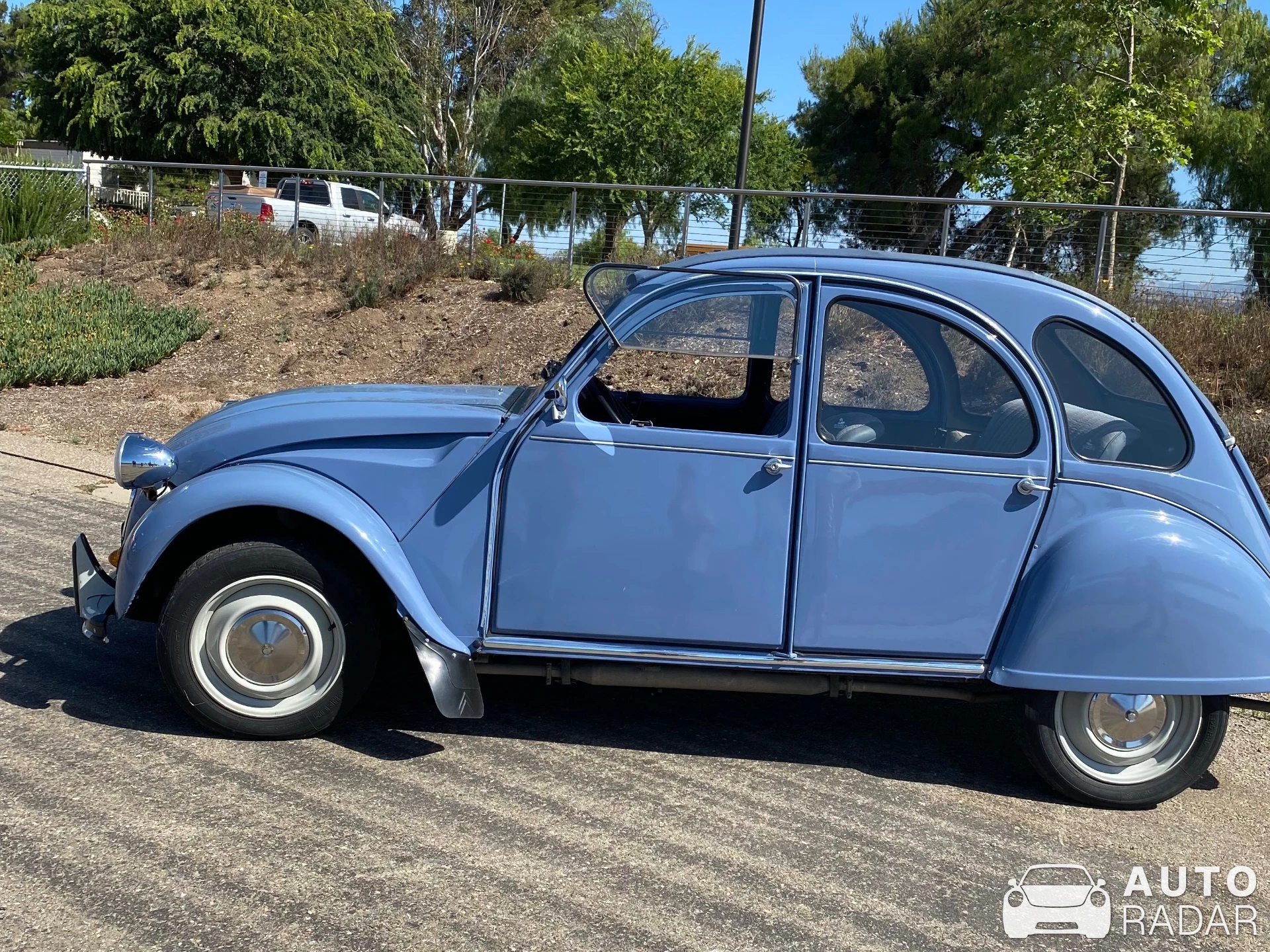 Citroën 2CV spotted in Santa Ynez, United States
