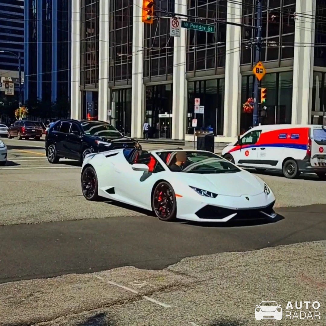 Lamborghini Huracán LP610-4 Spyder spotted in Vancouver, Canada