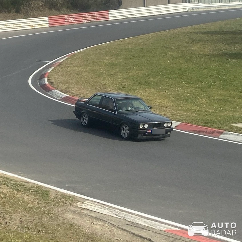BMW 325i E30 spotted in Nürburg