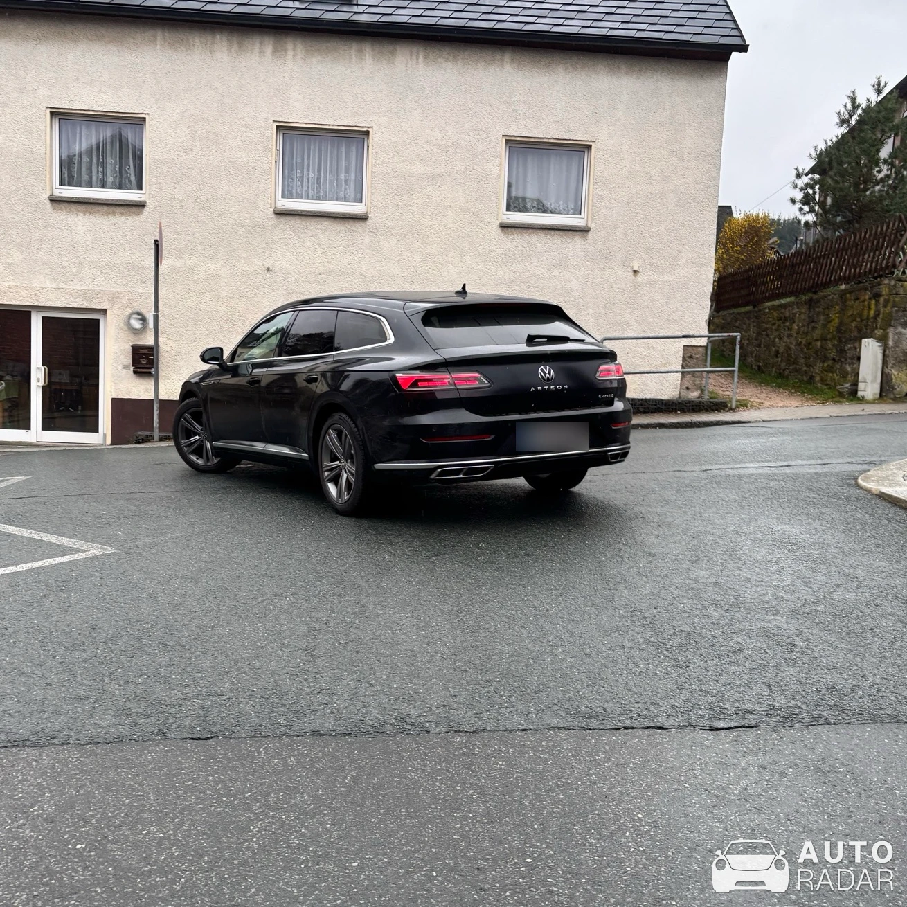 Volkswagen Arteon R Shooting Brake spotted in Schneeberg