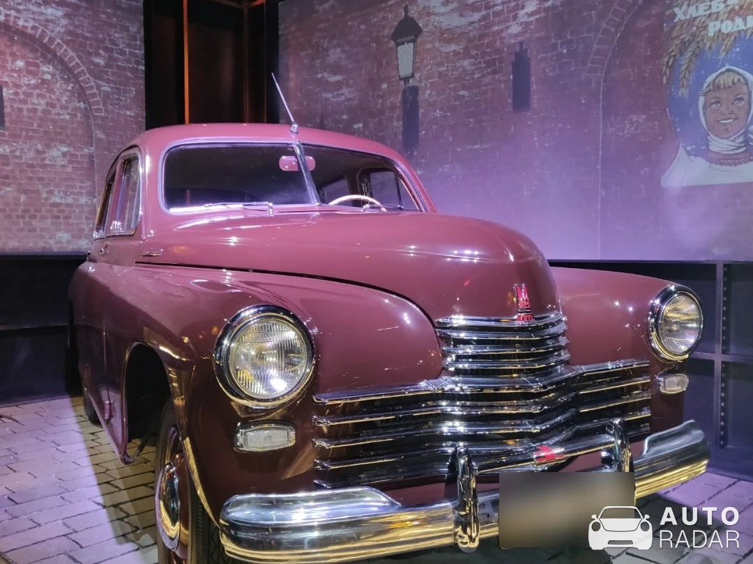 GAZ M20 Pobeda spotted in Moscow