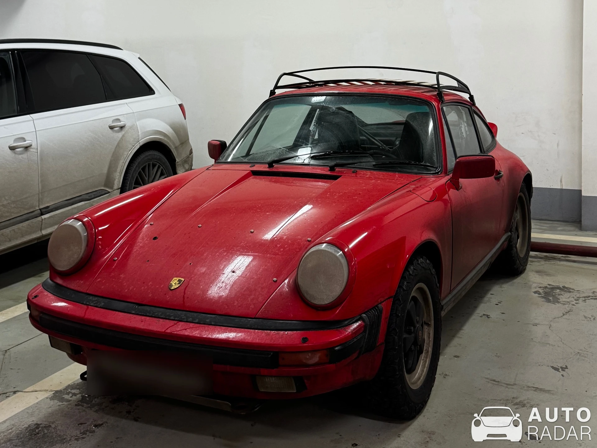 Porsche 911 Carrera 3.2 spotted in Москва, Россия