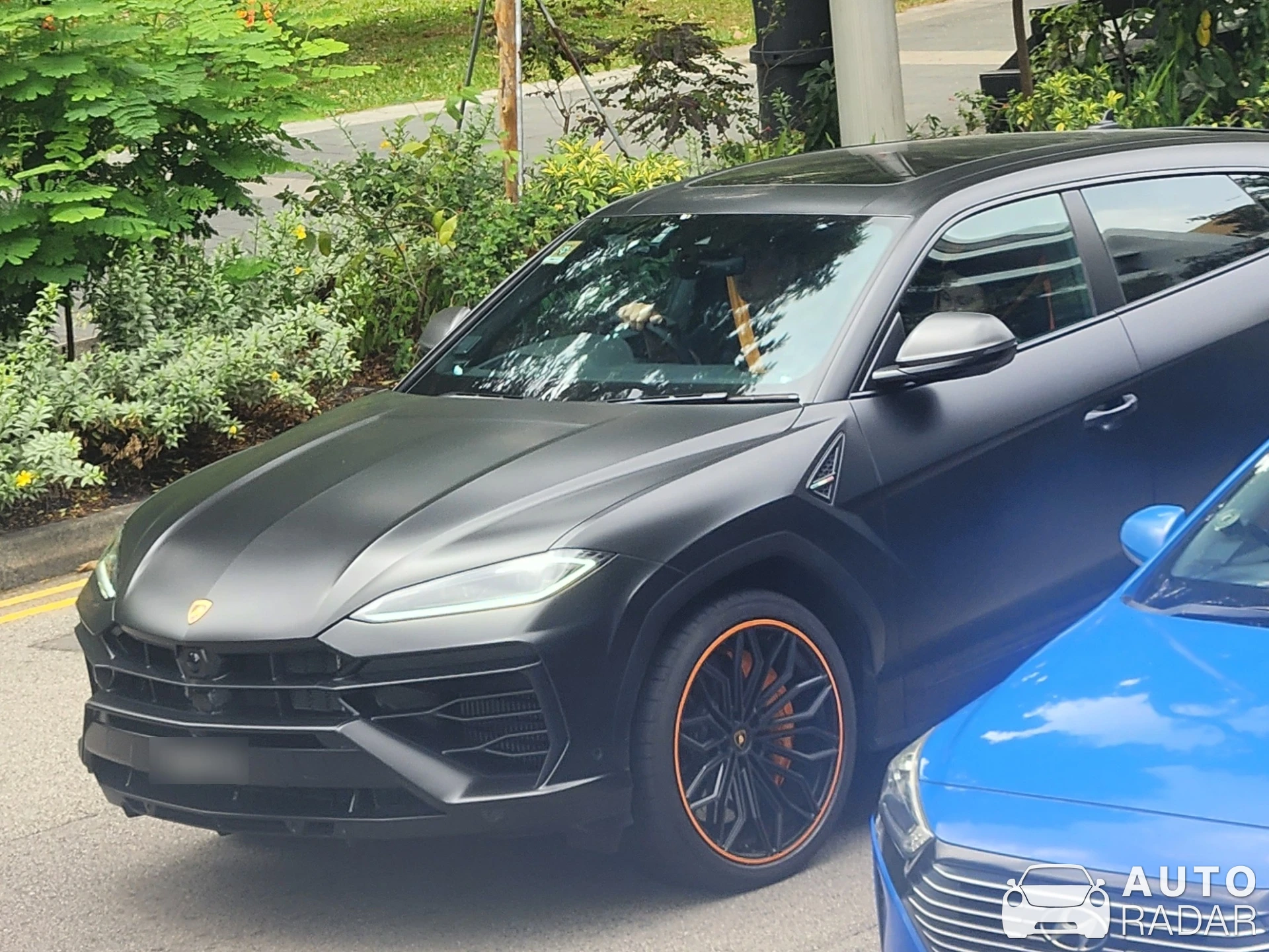 Lamborghini Urus SE spotted in Singapore, Singapore
