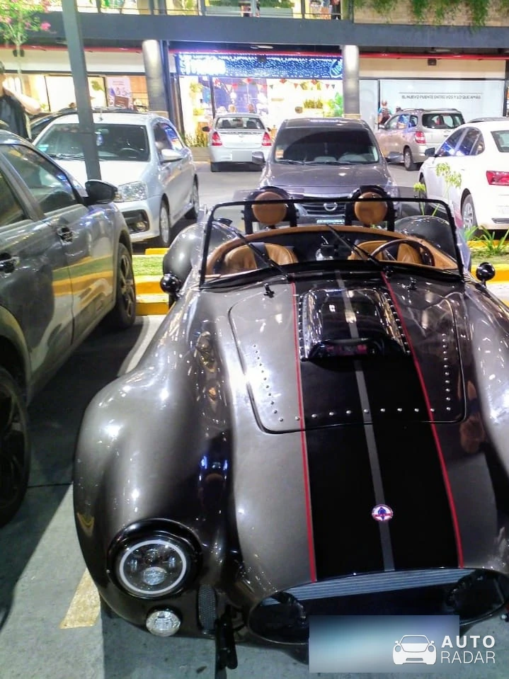 Shelby Cobra 427 spotted in Corrientes, Argentina