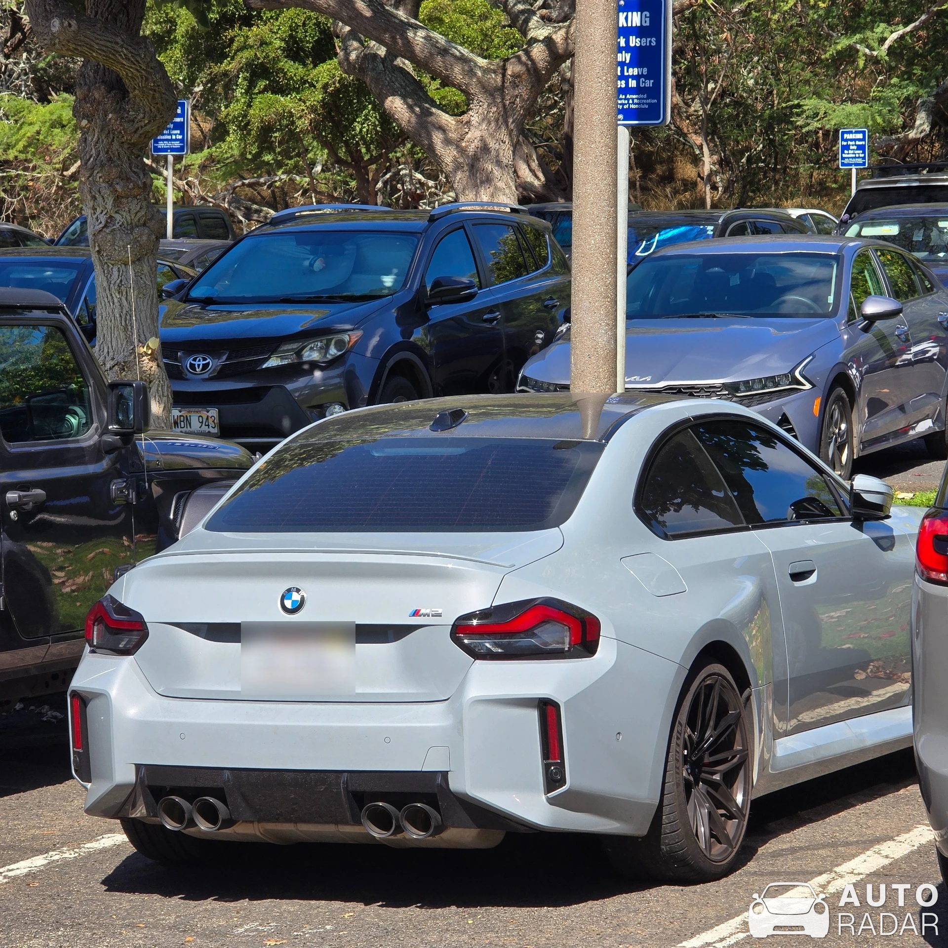 BMW M2 G87 Coupé spotted in Honolulu, 미국