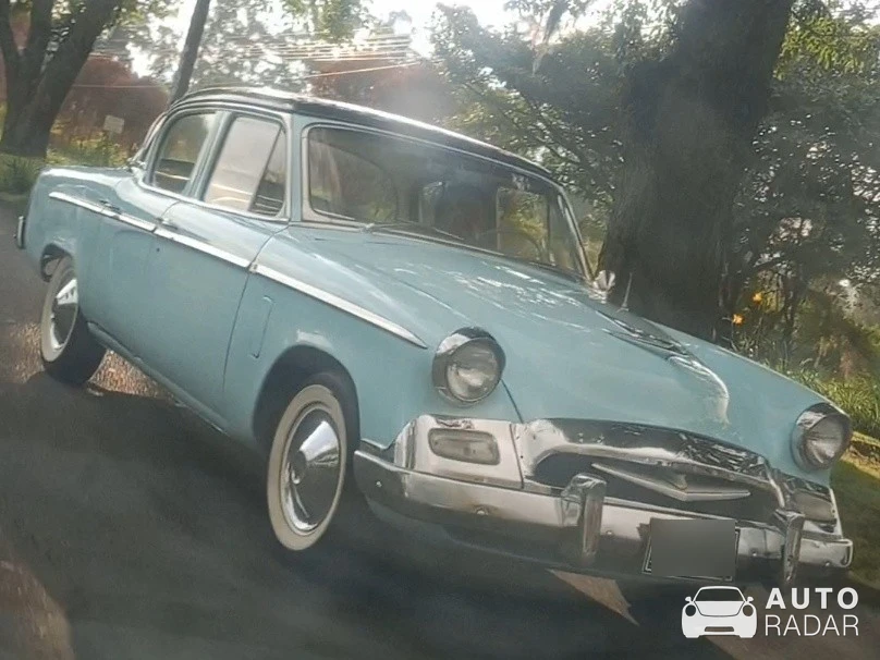 Studebaker Champion spotted in Popayán