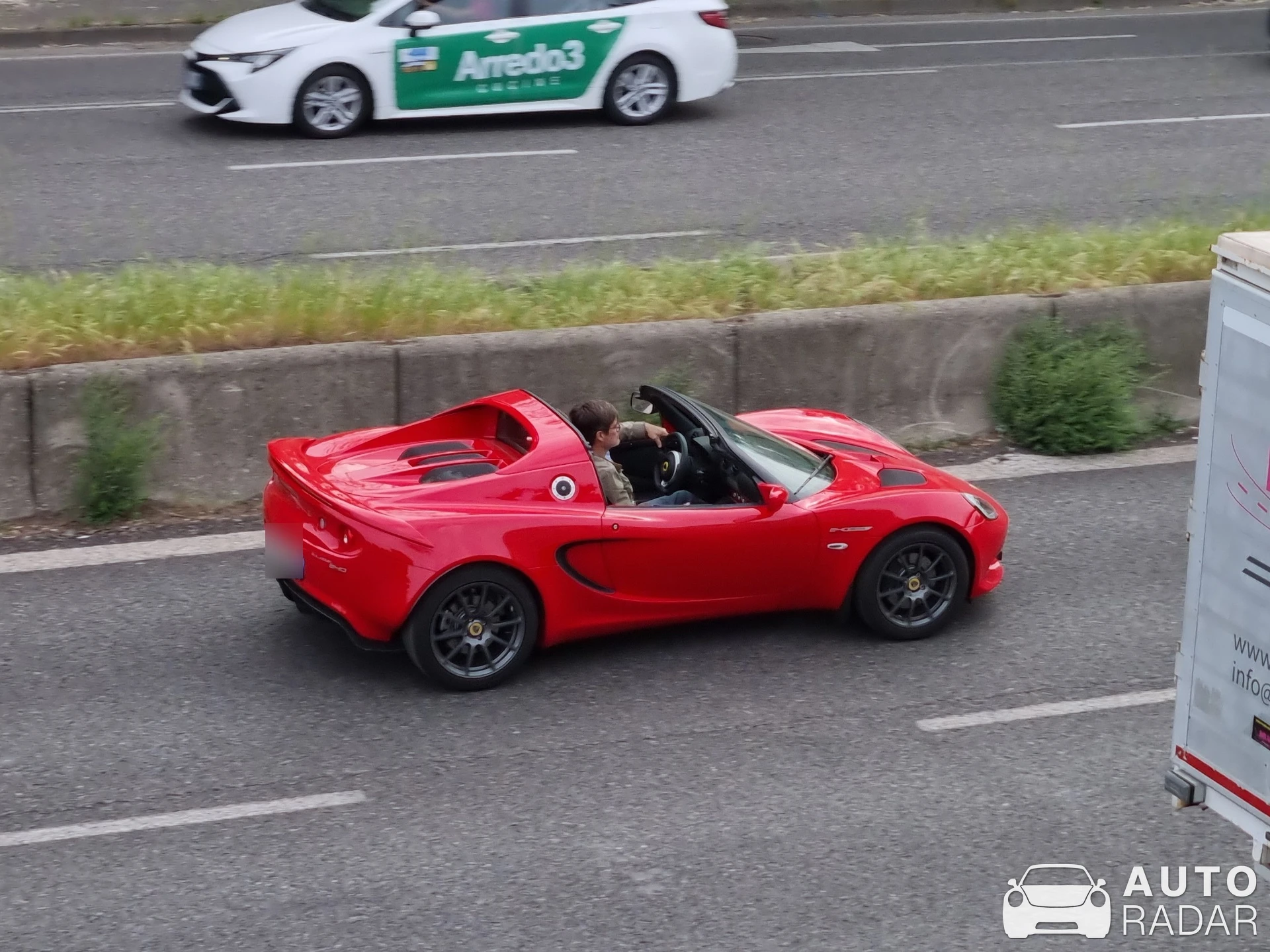 Lotus Elise S3 S spotted in Milano