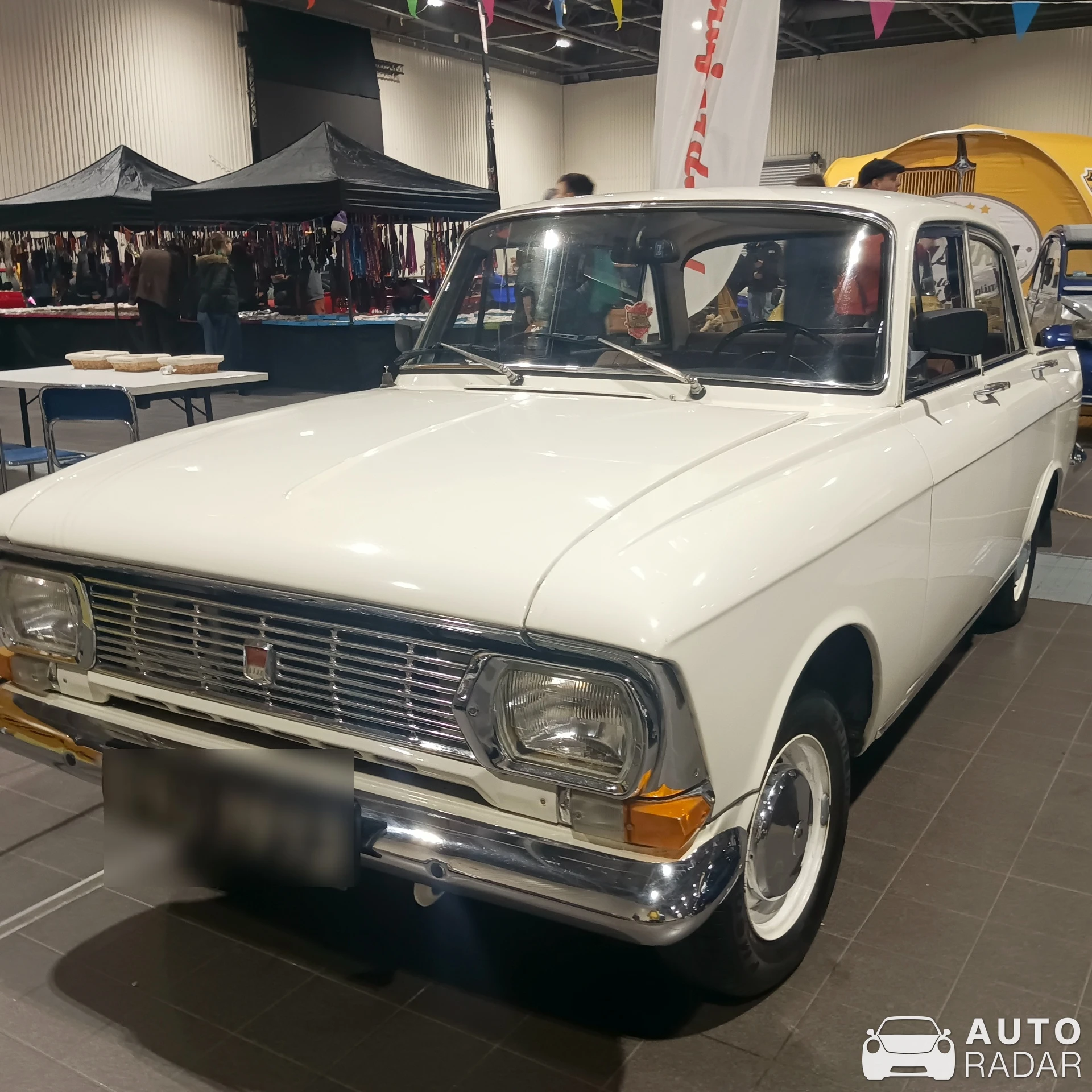Moskvitch 412 spotted in Warszawa