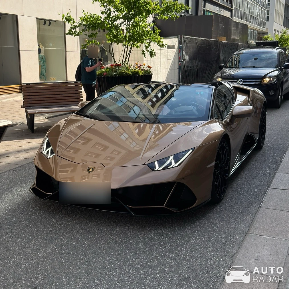 Lamborghini Huracán LP610-2 EVO RWD Spyder spotted in Hamburg