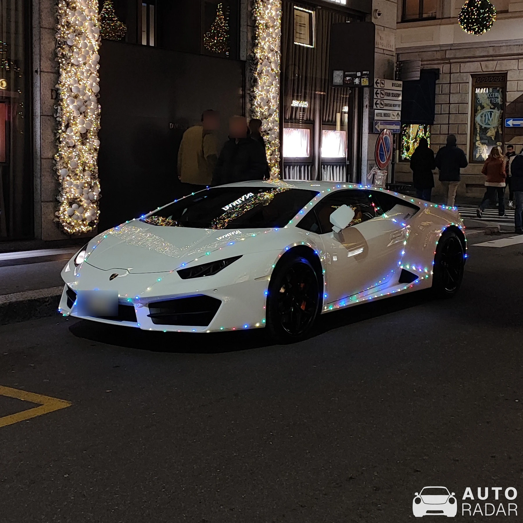 Lamborghini Huracán LP580-2 spotted in Milano, Italy