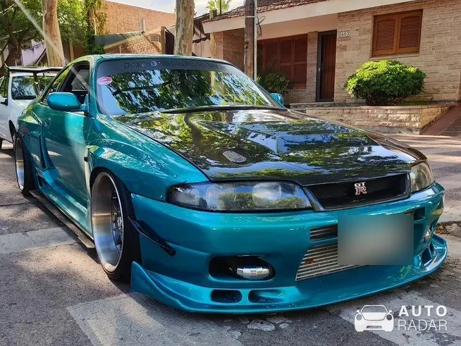 Nissan Skyline R33 spotted in Mendoza, Argentina