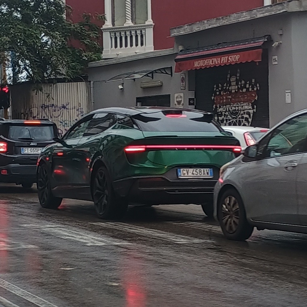 Lotus Eletre R