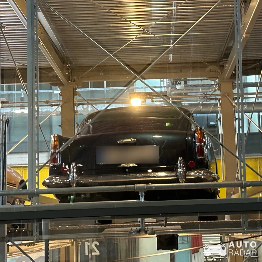 Aston Martin DB4 Series IV spotted in München