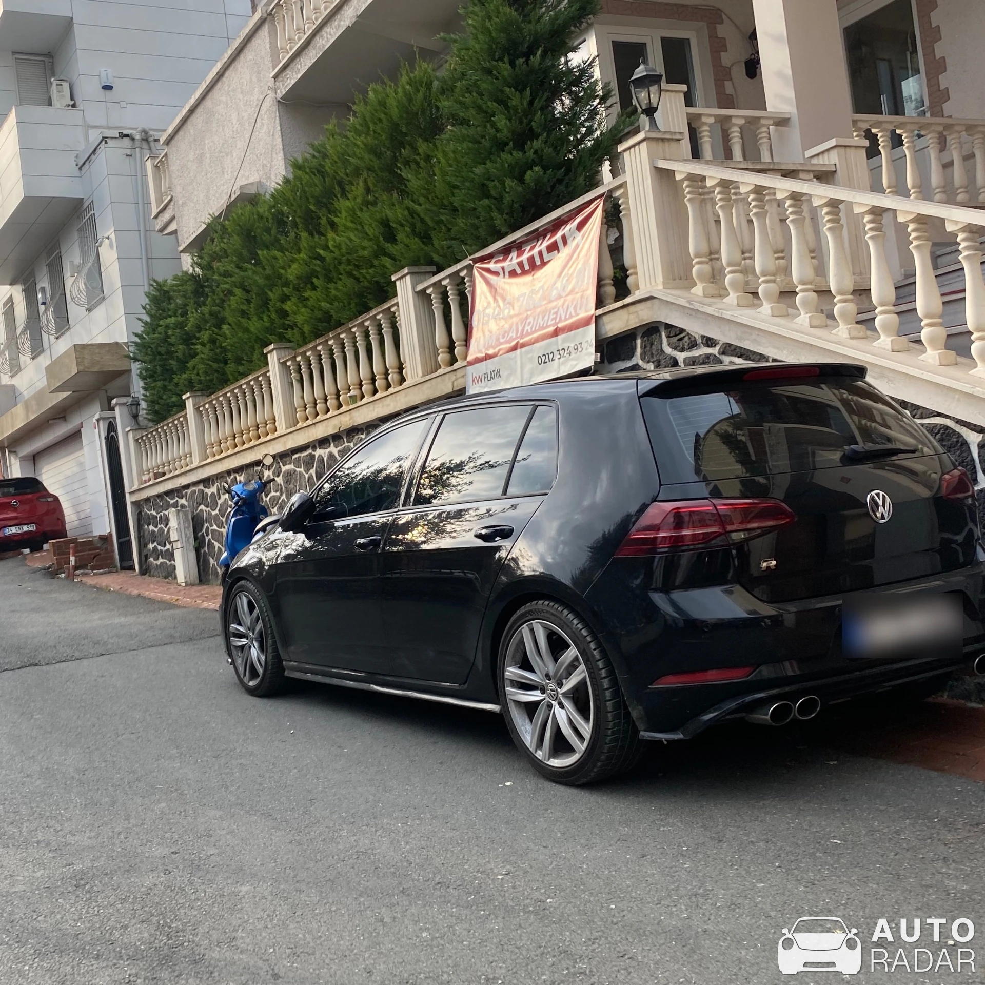 Volkswagen Golf R MkVII spotted in Sarıyer, Türkiye