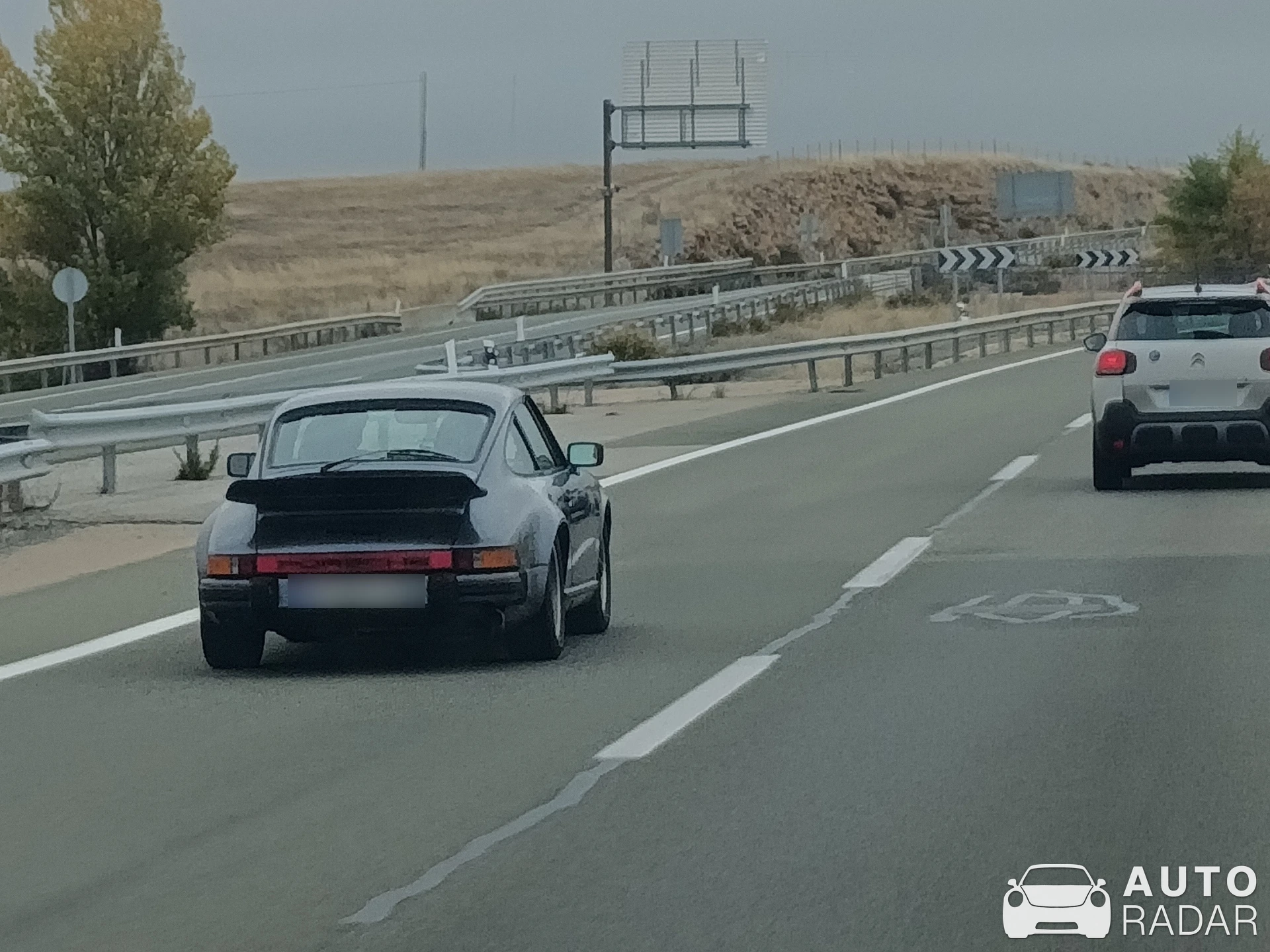 Porsche 930 Turbo spotted in Huesca, Spain