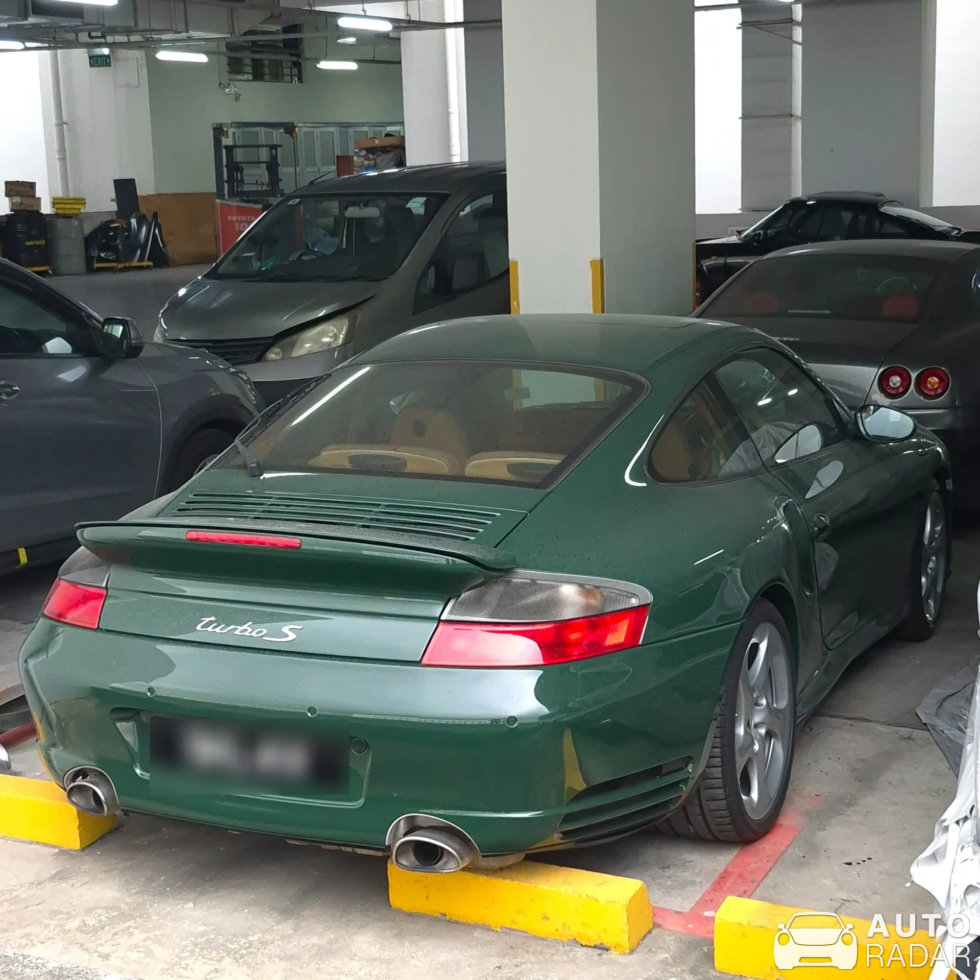 Porsche 996 Turbo S spotted in Singapore