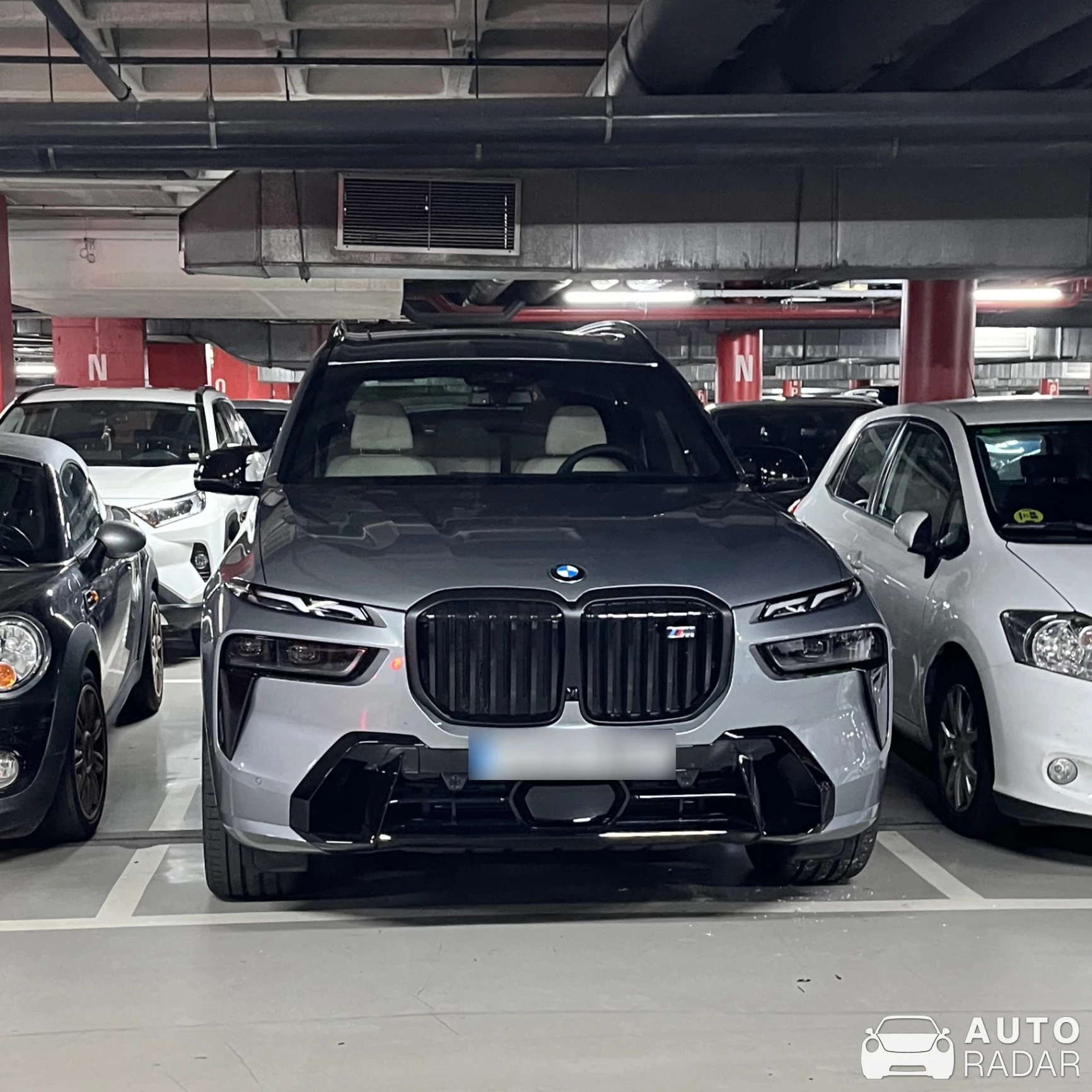 BMW X7 M60i xDrive G07 spotted in Barcelona, Spain