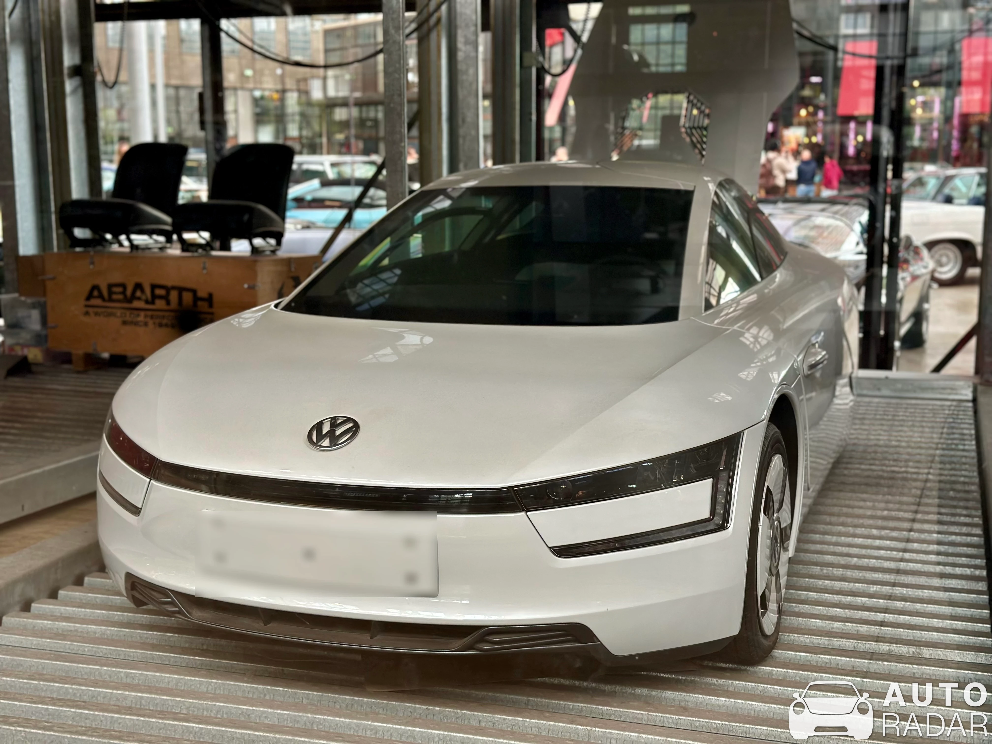 Volkswagen XL1 spotted in Düsseldorf