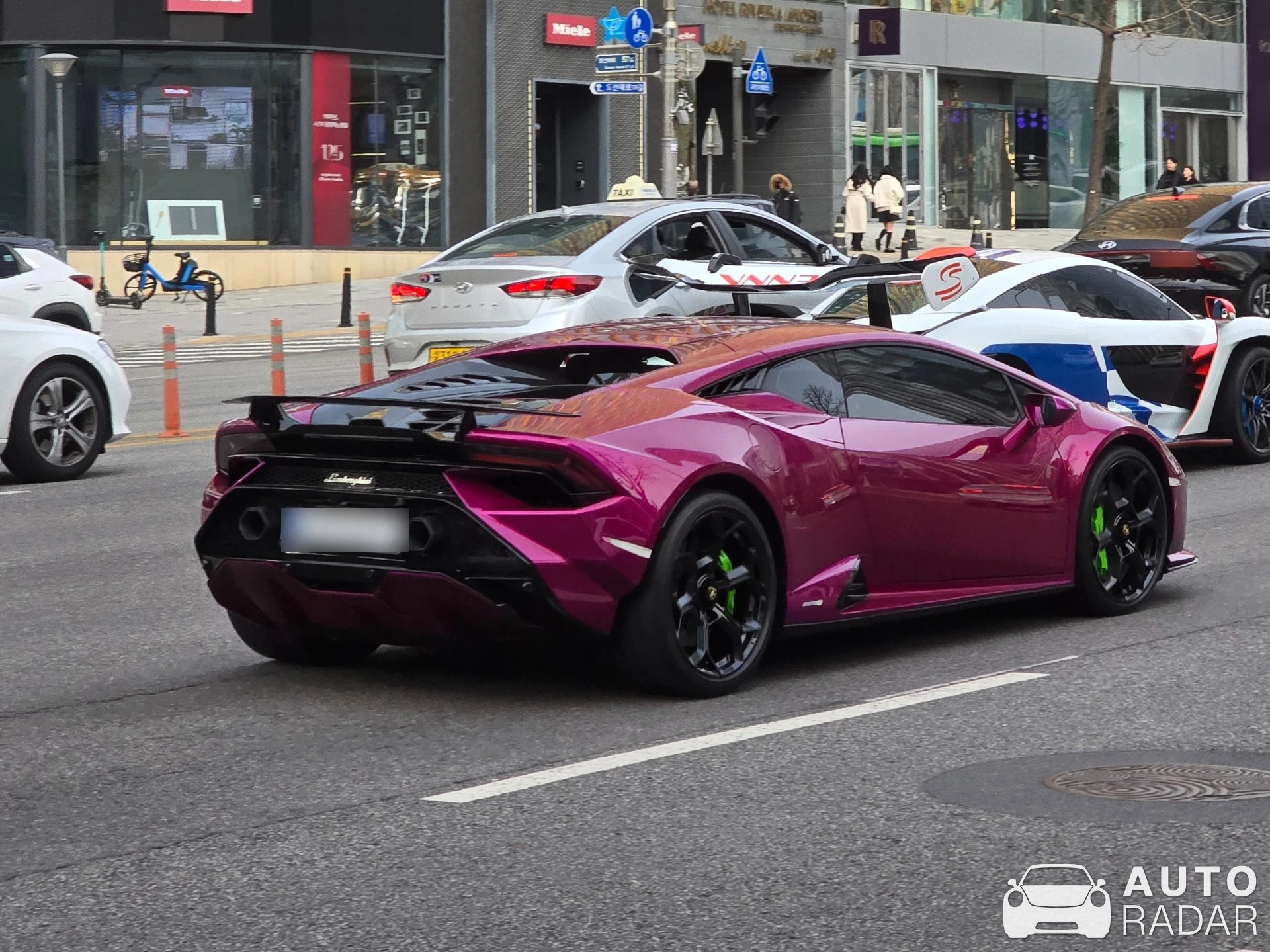 Lamborghini Huracán LP640-2 Tecnica spotted in 강남구, 대한민국