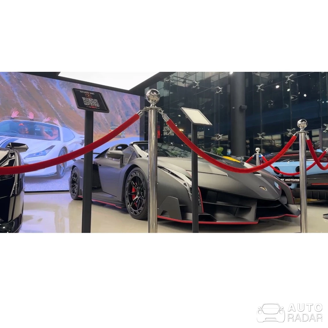 Lamborghini Veneno LP750-4 Roadster spotted in Dubai