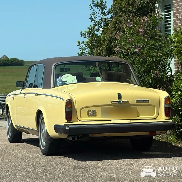 Rolls-Royce Silver Shadow II spotted in Burgerbrug