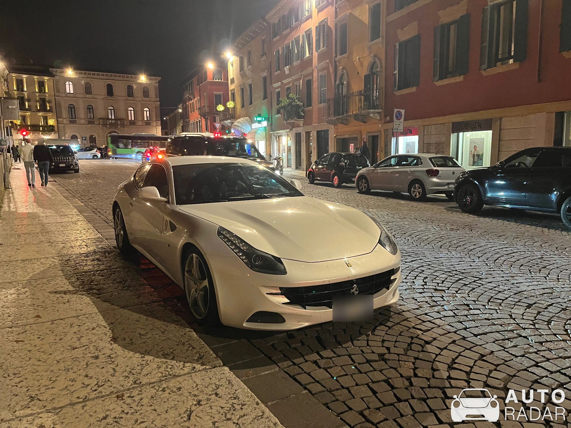 Ferrari FF spotted in Verona, Italia