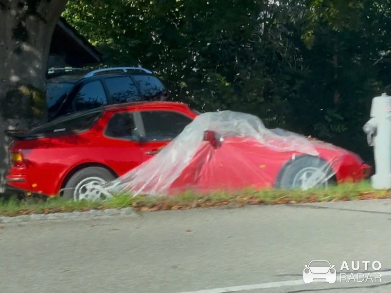 Porsche 944 spotted in Wil, Switzerland
