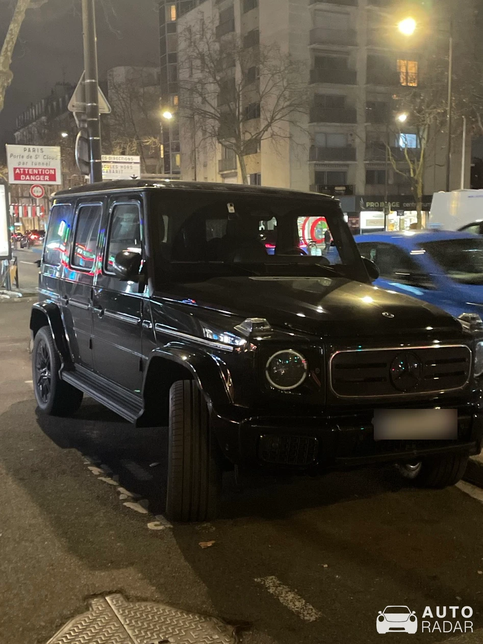 Mercedes-Benz G 580 EQ spotted in Boulogne-Billancourt, France