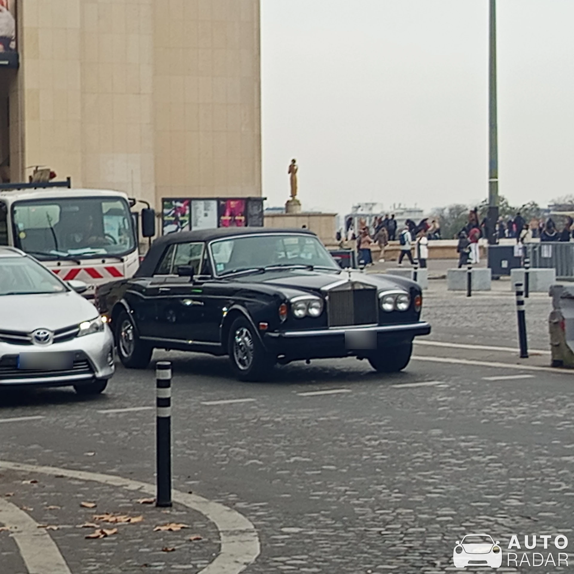 Rolls-Royce Phantom VII Series II spotted in Paris, France