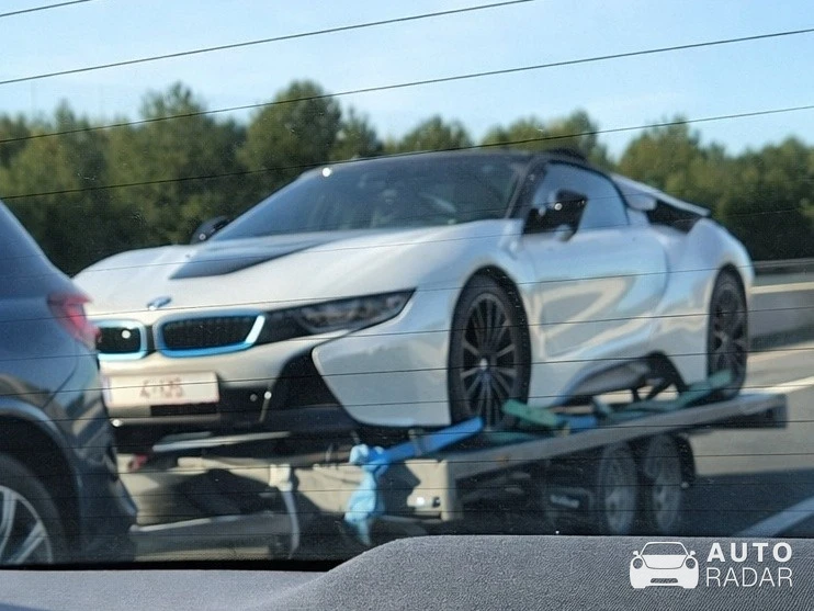 BMW i8 Roadster spotted in Sète