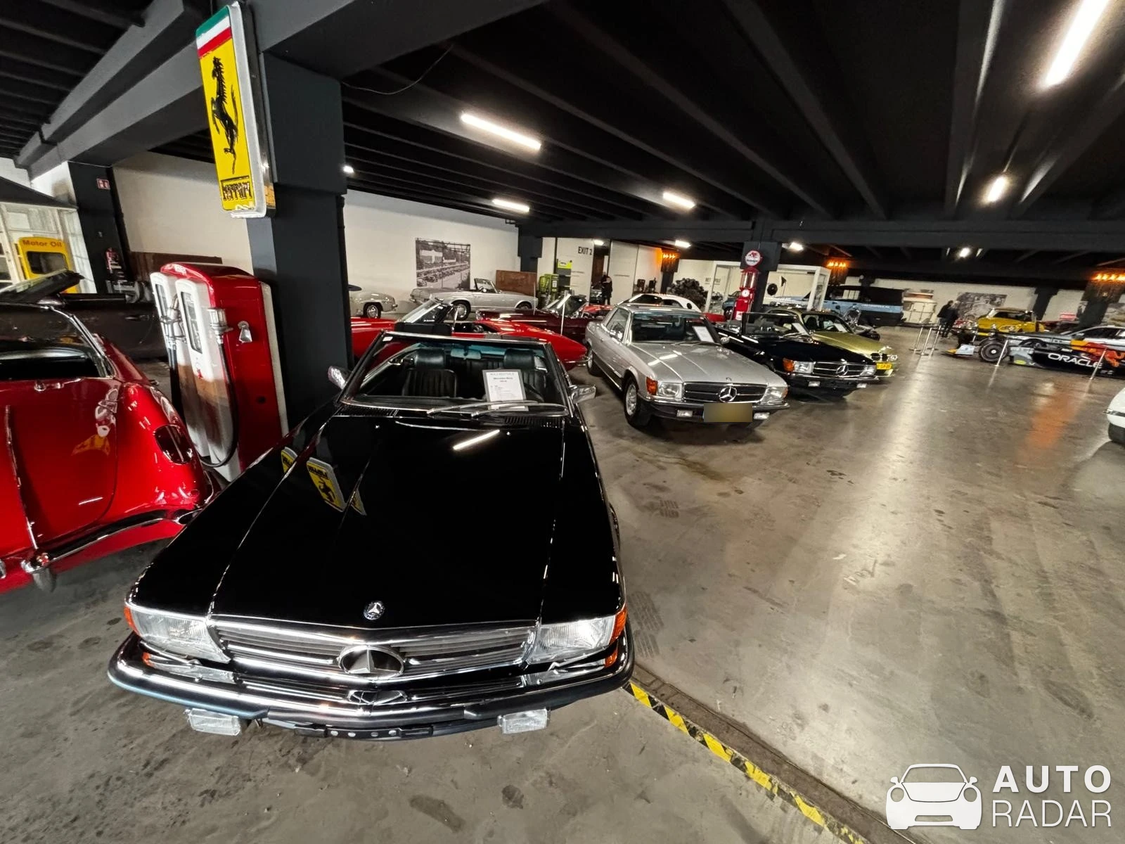 Mercedes-Benz 280 SL spotted in Druten, Netherlands