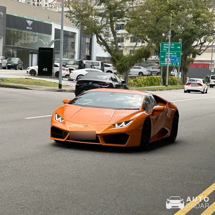 Lamborghini Huracán LP580-2 spotted in Singapore, Singapore