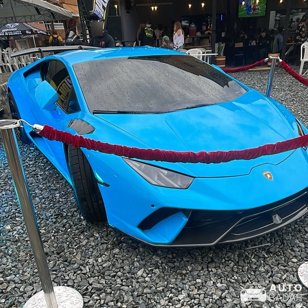 Lamborghini Huracán LP640-4 Performante spotted in Medellín, Colombia