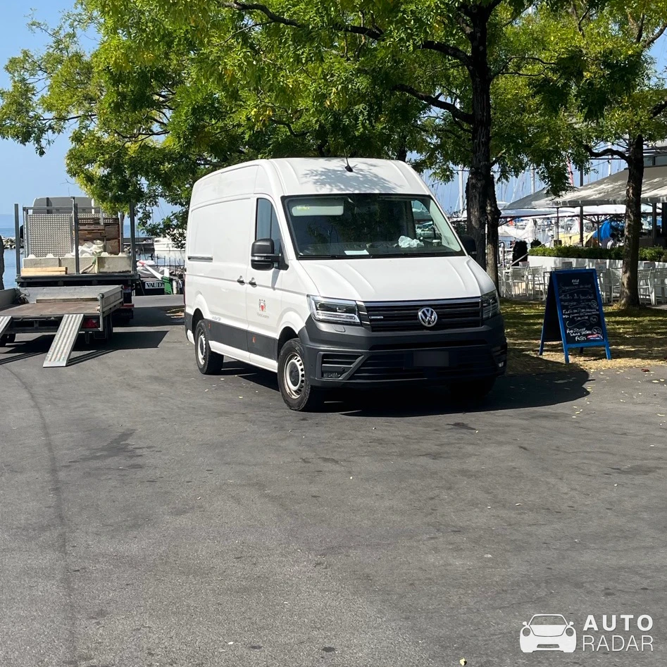 Volkswagen Crafter 2016 spotted in Lausanne