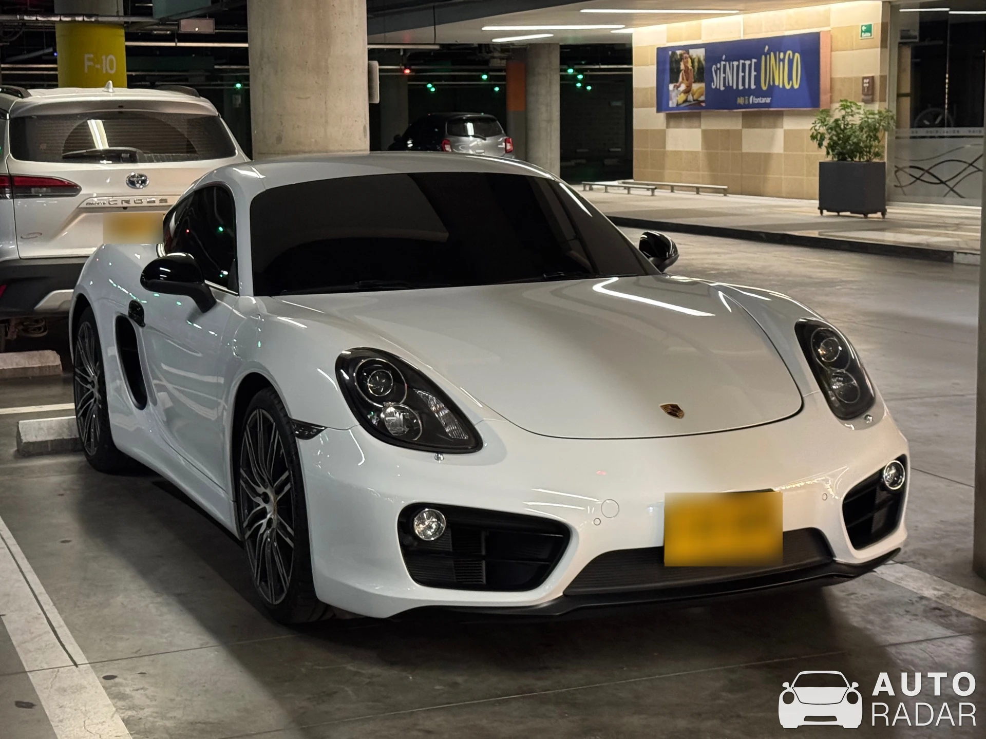 Porsche 718 Cayman GTS spotted in Chía, Colombia