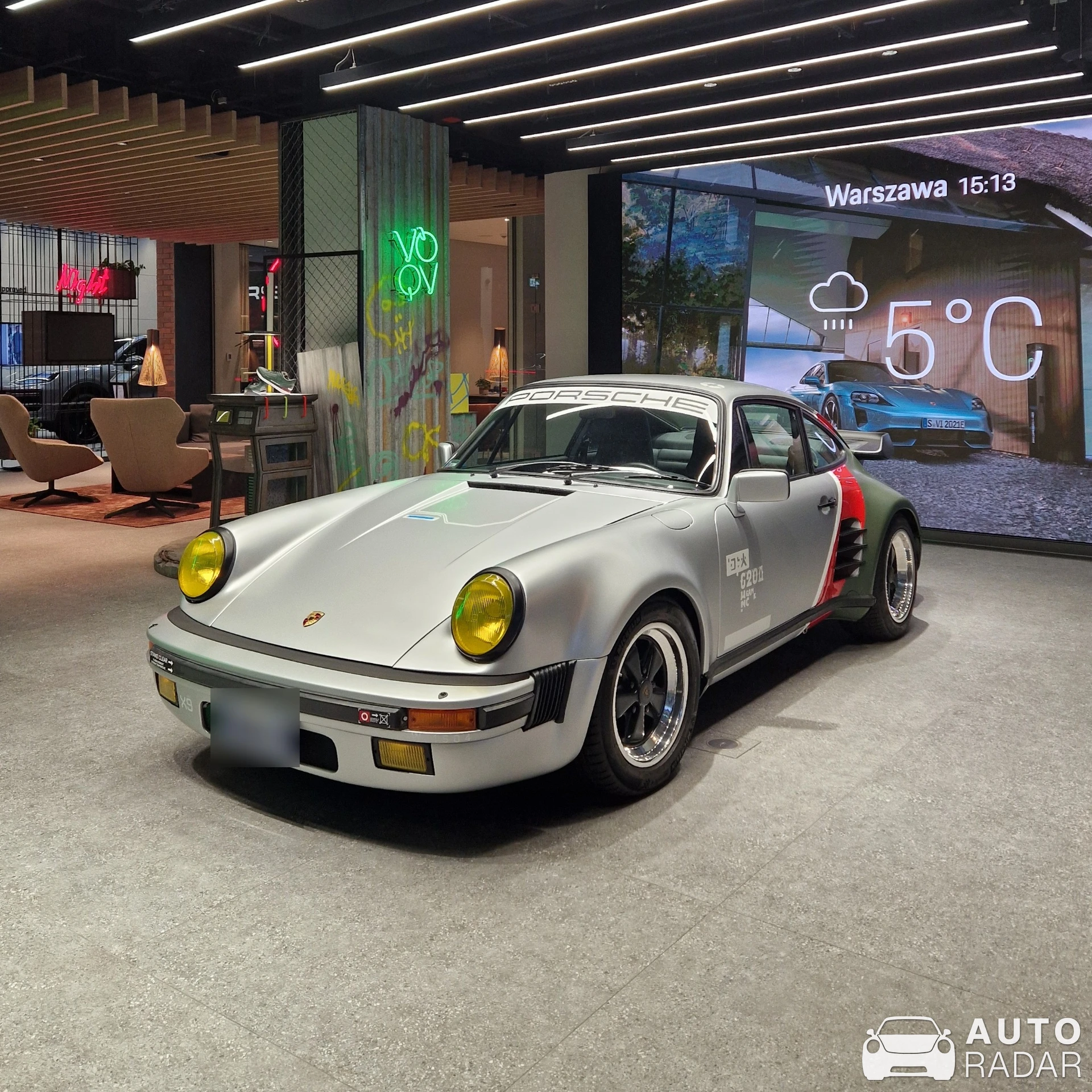 Porsche 930 Turbo spotted in Warszawa, Poland