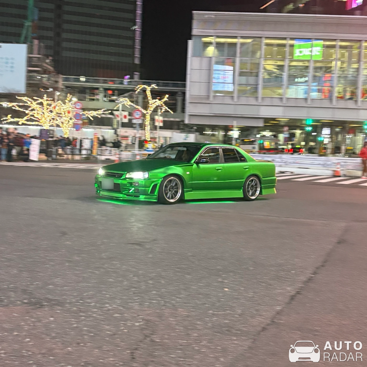 Nissan Skyline R34 Sedan spotted in Shibuya, Japani