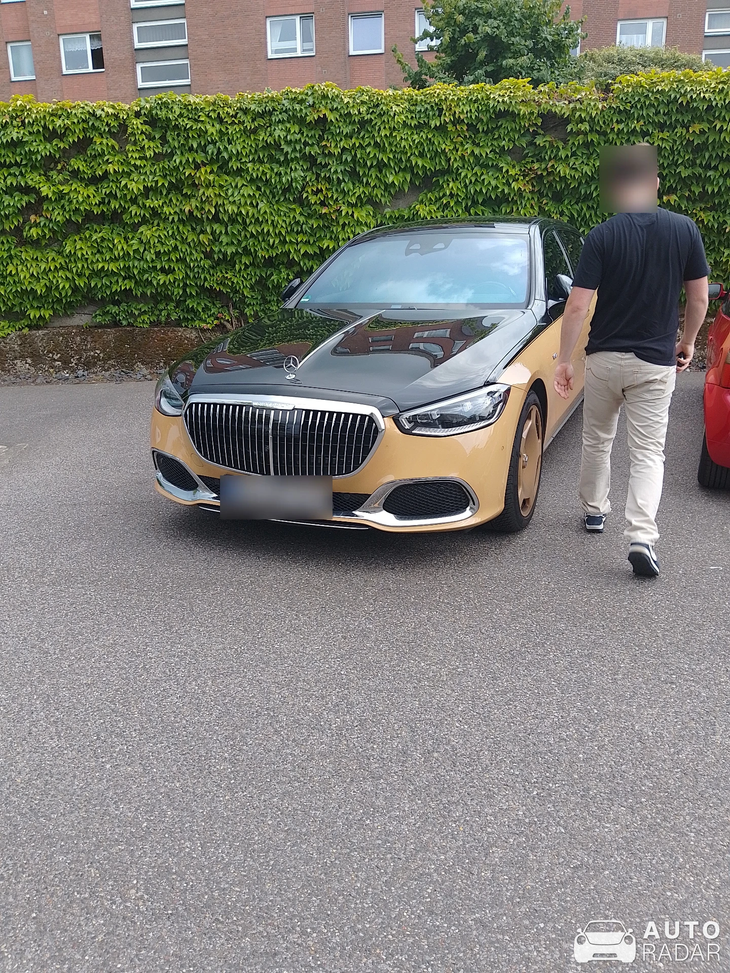Mercedes-Maybach Brabus GLS 900 spotted in Düsseldorf