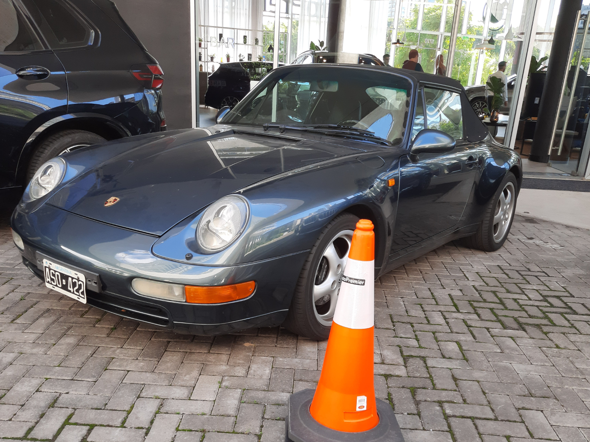 Porsche 993 Carrera Cabriolet