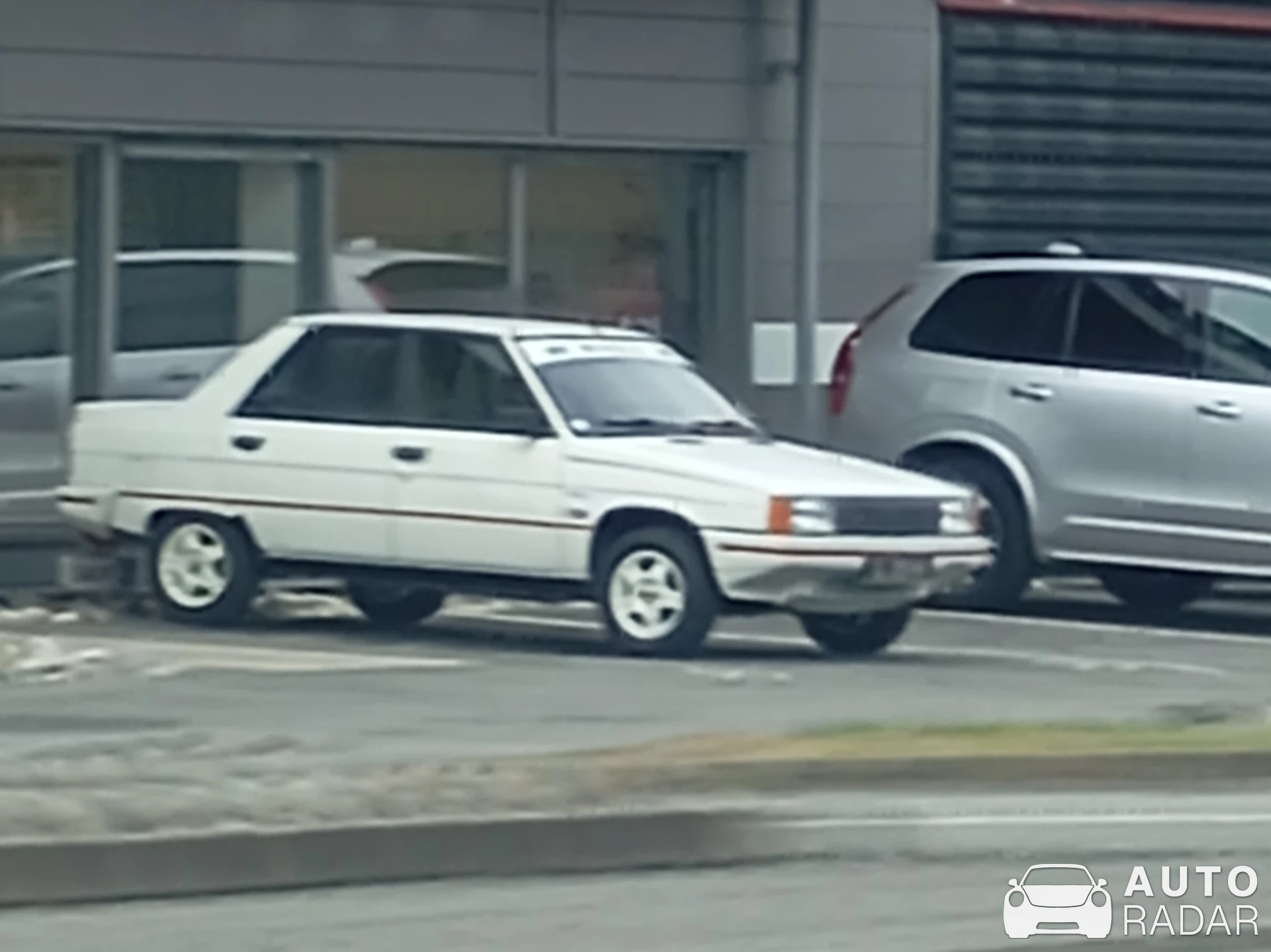 Renault 11 spotted in Idron