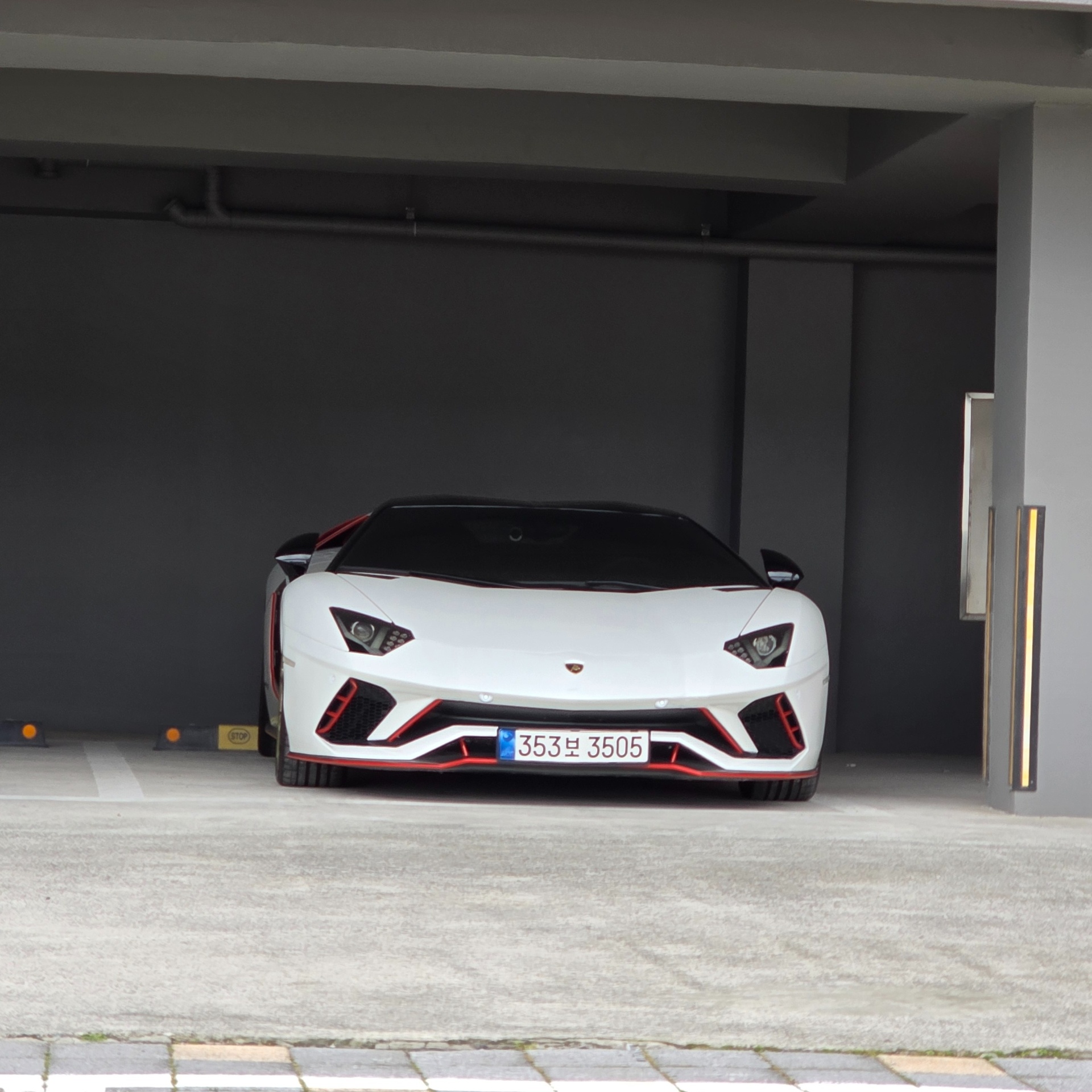 Lamborghini Aventador S LP740-4 Roadster